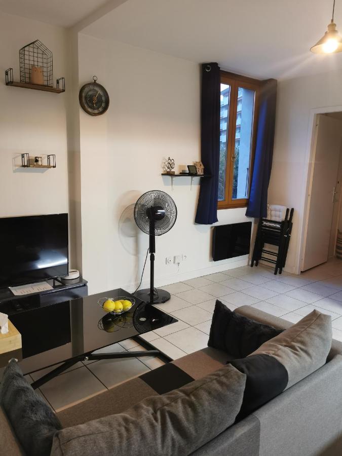 Charmant Appartement A 1 Minute Du Lac Annecy Exterior foto